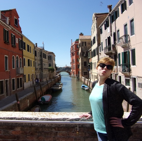 Meet your Posher, Jen - Picture 1 of 1